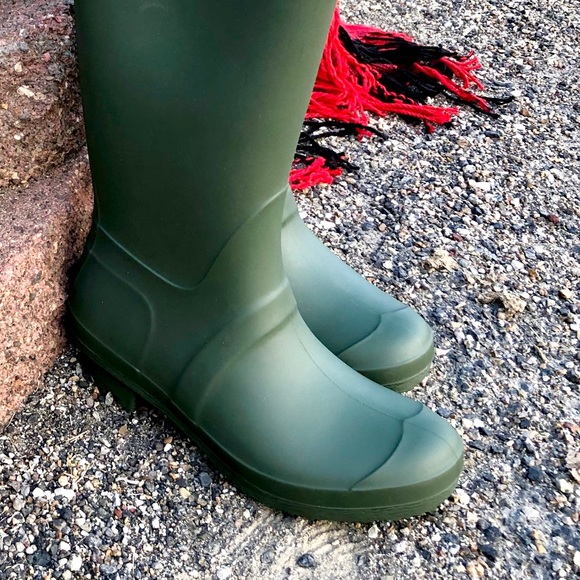 New! Matte Hunter Green Tall Rubber Rain Boot - Picture 11 of 13